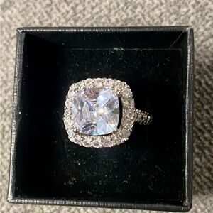 Elegant Silver Crystal Ring